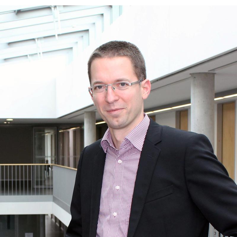 Prof. Dr. Andreas Schmid, Universität Bayreuth.