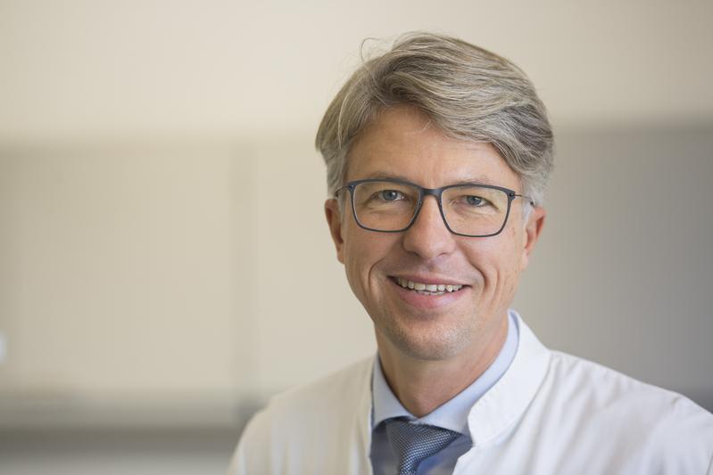 Aus Dresden nach Leipzig gewechselt: Seit dem 1. Oktober leitet Prof. Dr. Uwe Platzbecker den Bereich Hämatologie und Zelltherapie am Universitätsklinikum Leipzig.