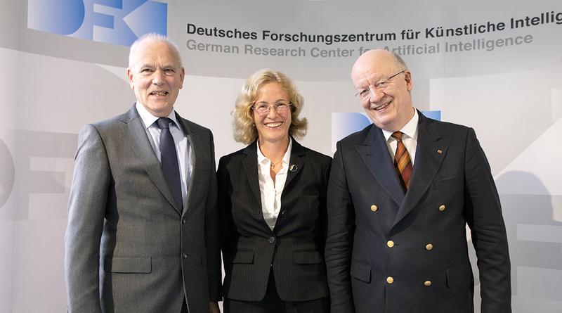 Prof. Aukes, Prof. Köhler und Prof. Wahlster nach der Pressekonferenz.