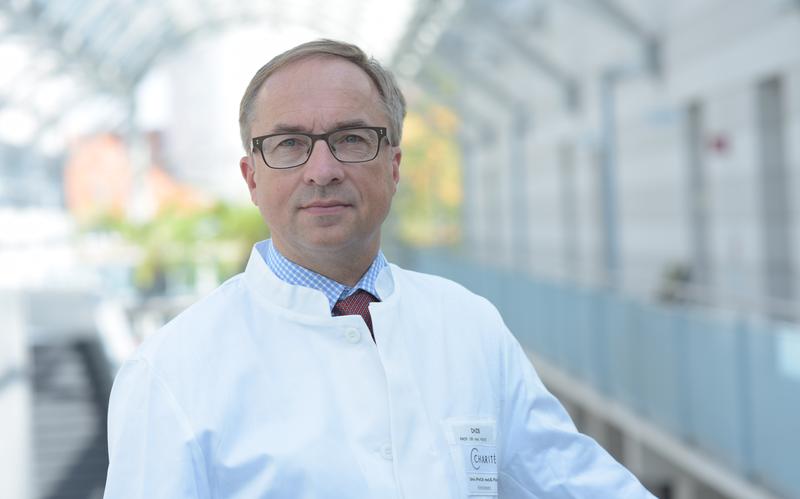 Prof. Dr. Burkert Pieske, Direktor der Medizinischen Klinik mit Schwerpunkt Kardiologie am Campus Virchow-Klinikum der Charité – Universitätsmedizin Berlin
