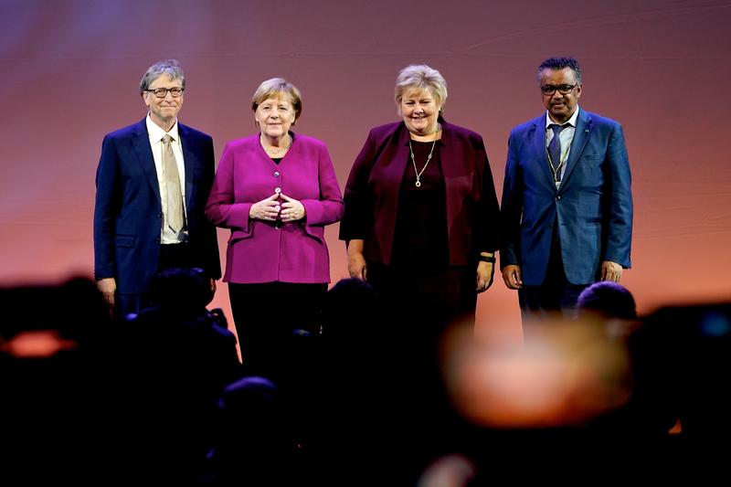 V.l.n.r.: Bill Gates, Angela Merkel, Erna Solberg, Tedros Adhanom Ghebreyesus bei der gemeinsamen Plenarsitzung des World Health Summit und des Grand Challenges Meeting