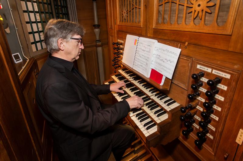 Prof. Dr. Edoardo Bellotti bei seinem Antrittskonzert am 15. Oktober 2018 an der Orgel der St.-Martini-Kirche Bremen.