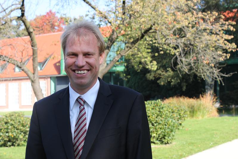  Dr. Christoph Lattemann, Professor of Business Administration and Information Management an der Jacobs University Bremen