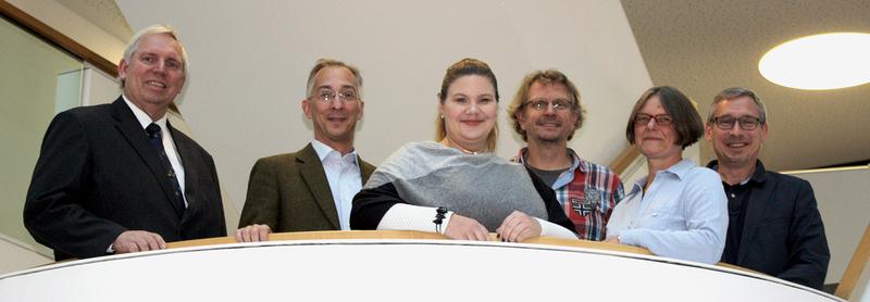 Das Rhodiola-Forscherteam: Ludger Wessjohann (IPB), Bertram Gerber, Birgit Michels (beide LIN), Markus Fendt (OVGU), Katrin Franke (IPB) und Volkmar Leßmann (OVGU).