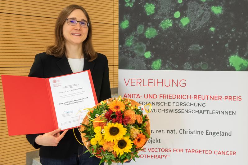 Dr. Dr. Christine Engeland wurde mit dem Anita- und Friedrich-Reutner-Preis der Universität Heidelberg ausgezeichnet.