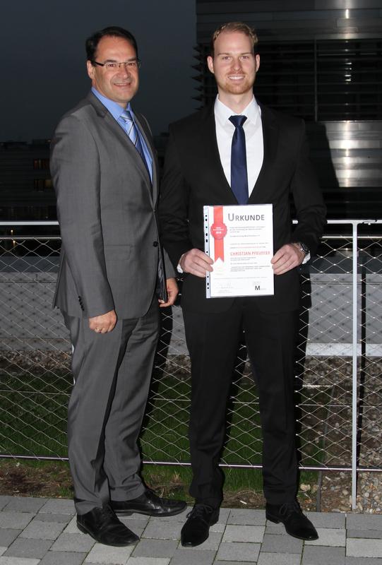 Preisträger Christian Pfeuffer (re.) mit Prof. Dr. Robert Weiß bei der Preisverleihung in Düsseldorf 