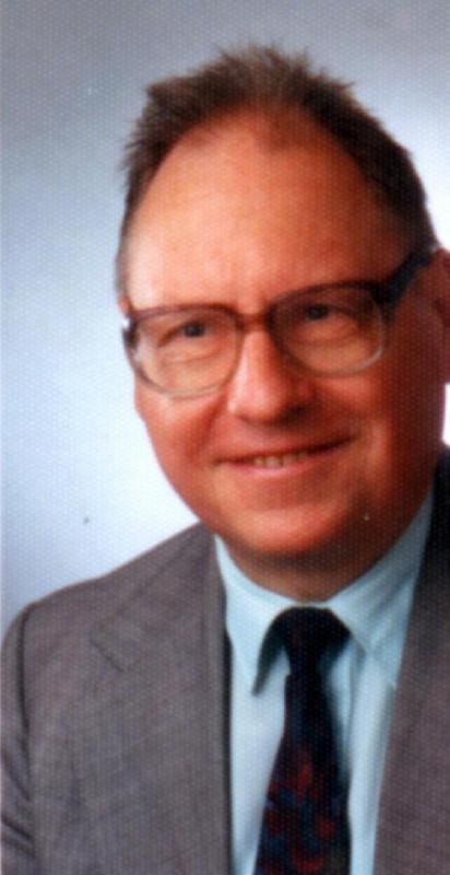 Professor Dr. Rolf Schwinn - Dekan des Fachbereiches Geowissenschaften, Bergbau und Wirtschaftswissenschaften vom 1.4. 1999 - 31. 3. 2001