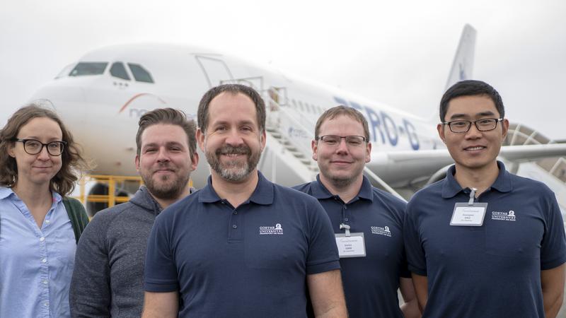 Das Team der Goethe Universität mit Kollegen von der Uni Wien und vom Deutschen Zentrum für Luft- und Raumfahrt.