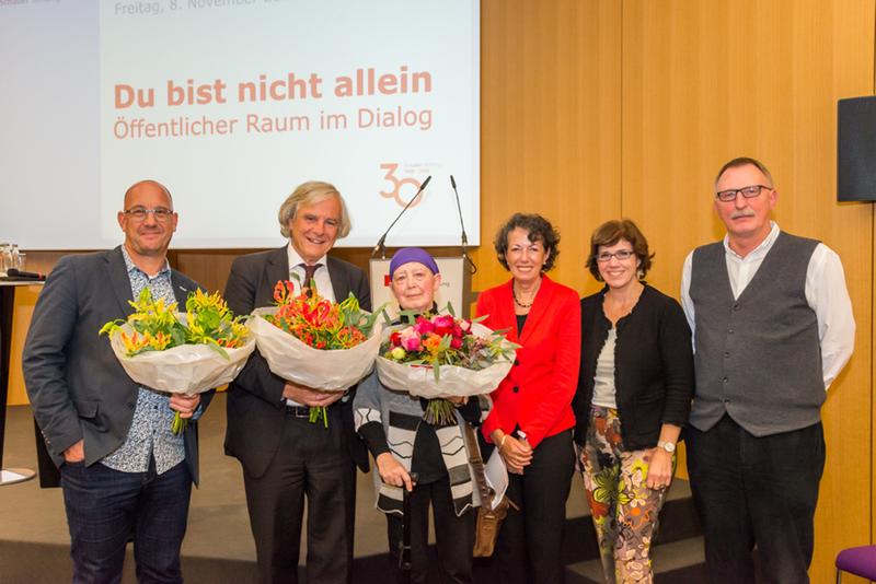 v.l.n.r.: Stefan Selke, Julian Wékel, Gisela Kubon-Gilke, Caroline Y. Robertson-von Trotha, Gabriele Abels, Klaus-Dieter Altmeppen