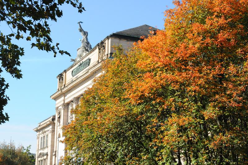 Die Universität Würzburg - hier das Hauptgebäude - darf das Prädikat "Gleichstellung Ausgezeichnet!" tragen.