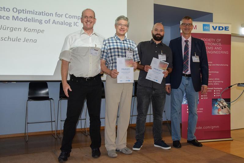 Von links: Dr. Ronald Schnabel (Geschäftsführer GMM), Prof. Dr. Jürgen Kampe (EAH Jena), David Schreiber (EAH Jena), Prof. Dr. Helmut Graeb (TU München)