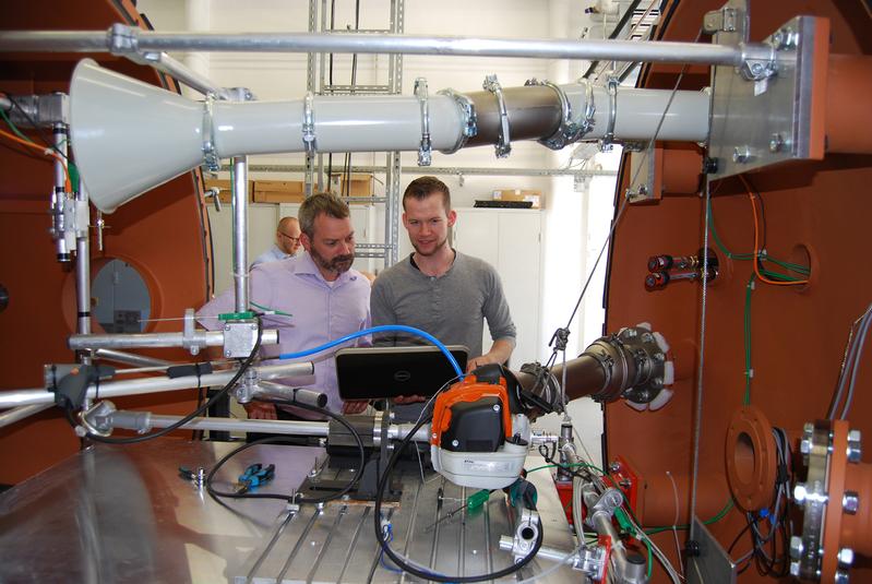 Testreihen am neuen Klima- und Höhensimulationsprüfstand für Motoren und Geräte am Institut für Energieeffiziente Mobilität der Hochschule Karlsruhe