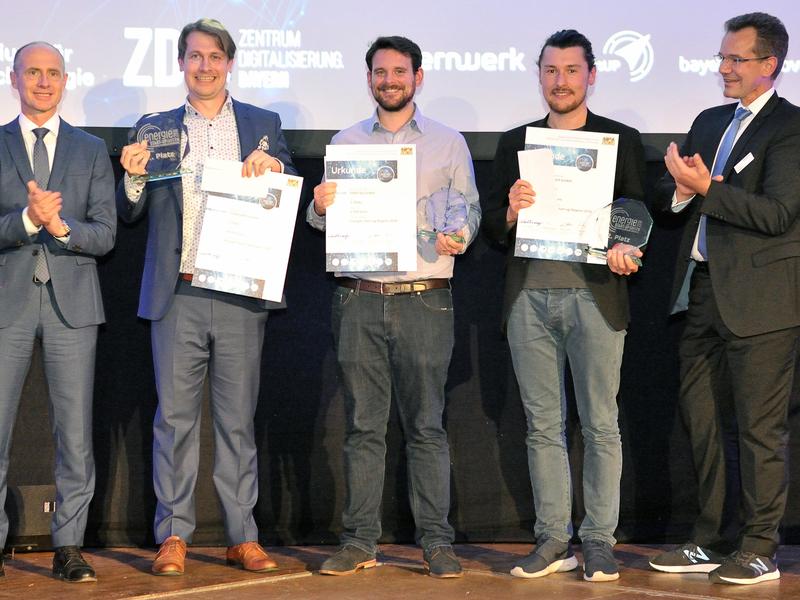 Die Gewinner des »Energie Start-up Bayern 2018« freuen sich über Ihre Auszeichnung