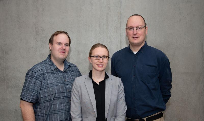 Dr. Markus Hoffmann, Hannah-Kleine-Weber und Prof. Dr. Stefan Pöhlmann, Abteilung Infektionsbiologie am Deutschen Primatenzentrum – Leibniz-Institut für Primatenforschung