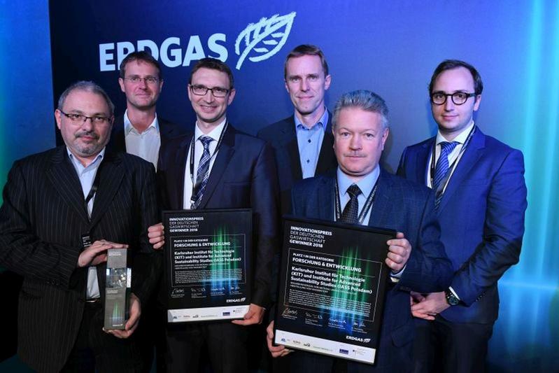 Die Preisträger des Innovationspreises der Deutschen Gaswirtschaft 2018 aus dem KIT und dem IASS in Potsdam