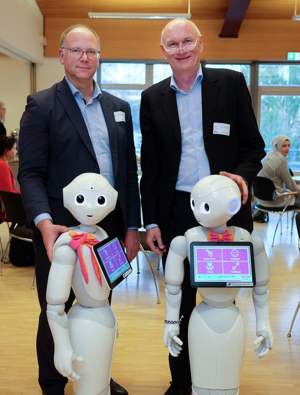 Prof. Dr. Jens Lüssem (l.) von der FH Kiel und Dr. Rainer Wieching von der Universität Siegen stellten die Ergebnisse des Forschungsprojekts vor.