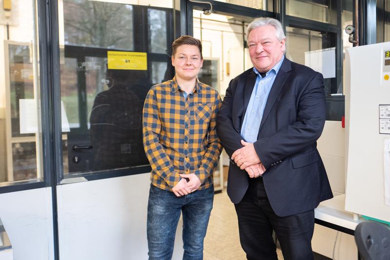 Andreas Faissner und Juliane Bauch setzen die in der Publikation beschriebenen Arbeiten aktuell in Bochum fort.