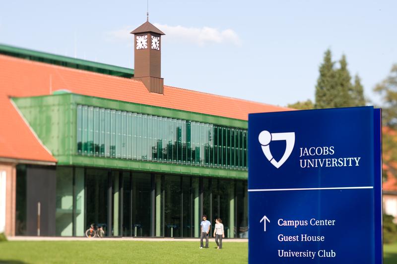 Die Jacobs University Bremen erhält staatliche Anerkennung bis 2027.