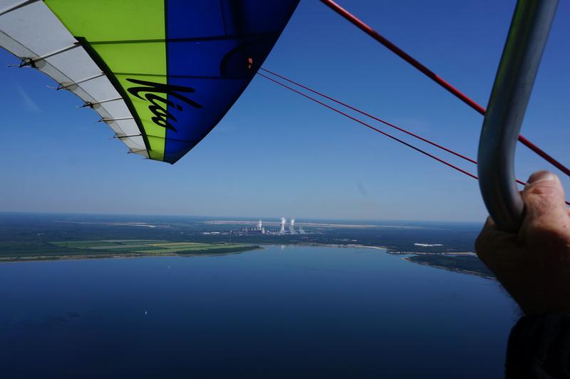 Kohlekraftwerk Boxberg in der Lausitz: In der Abluftfahne haben die Forscher in 20 Kilometern Entfernung bis zu 85 000 Partikel pro Kubikzentimeter gemessen (Foto: Wolfgang Junkermann, KIT)