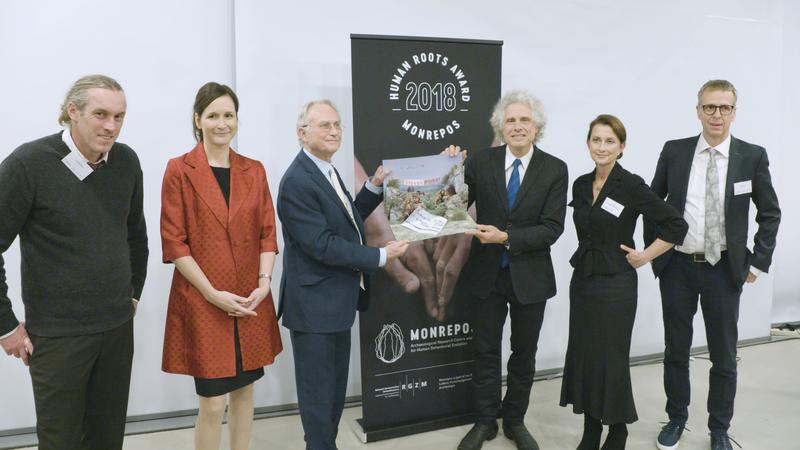 Preisübergabe des mit 10.000 Euro dotierten Archäologie Preis »Human Roots Award« in MONREPOS.