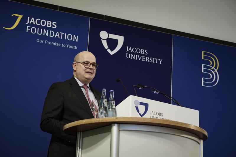 Gespannt auf die Einreichungen der Bewerberinnen und Bewerber: Prof. Dr. Michael Hülsmann, Präsident der Jacobs University 