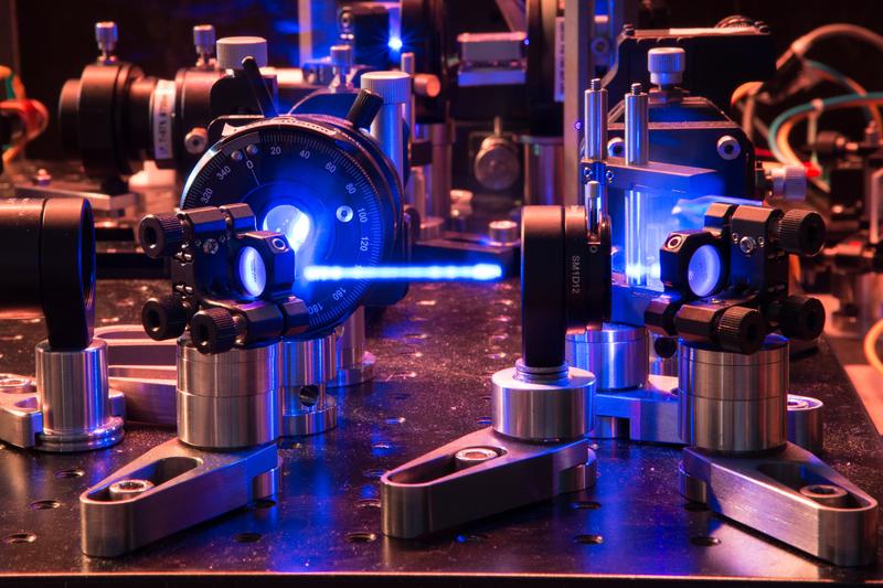 Die quantenmechanische Verschränkung von Lichtteilchen wurde von Wiener Quantenforschern der Österreichischen Akademie der Wissenschaften für die abhörsichere Netzwerk-Kommunikation eingesetzt.
