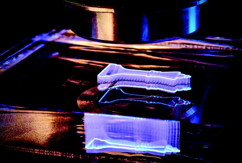 Durch Strahlformung lassen sich Laserstrahlen zur Strukturierung im Glasvolumen für die Herstellung von 3D-Bauteilen optimieren.