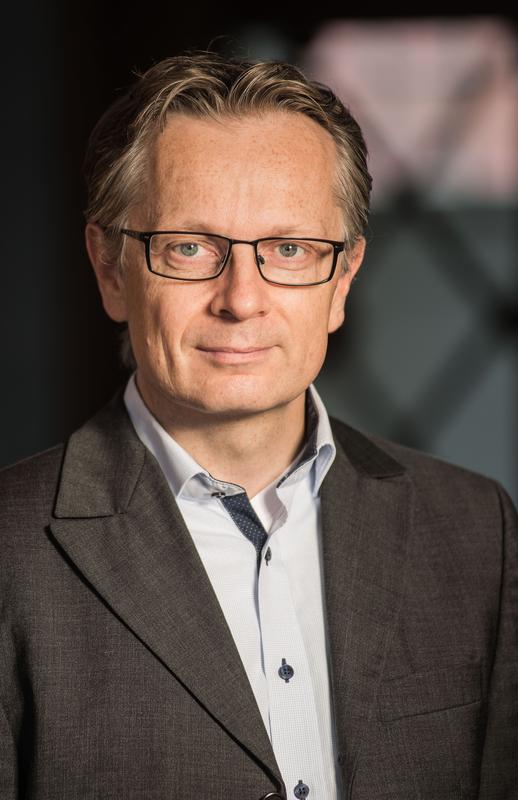 Prof. Volker Springel, Autor des AREPO-Codes, mit dem die Illustris-Simulation erstellt wurde. 