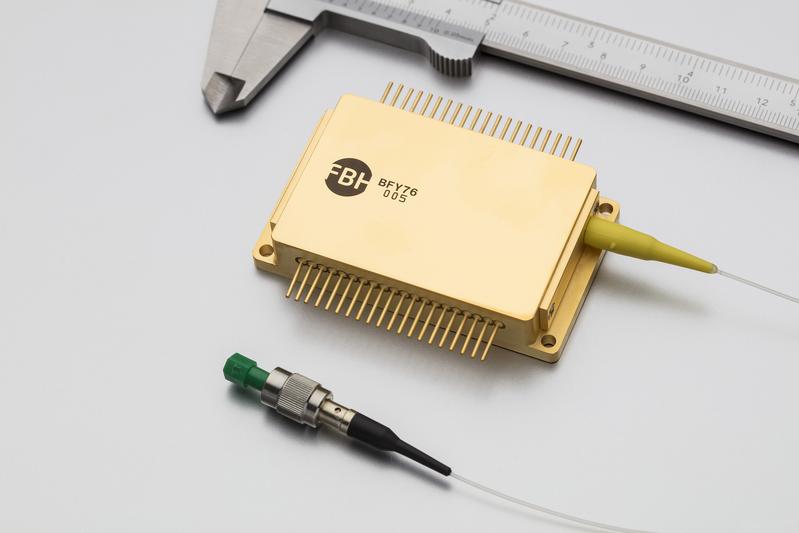 Fasergekoppeltes Diodenlasermodul für den gelben Spektralbereich - für biomedizinische und spektroskopische Anwendungen.