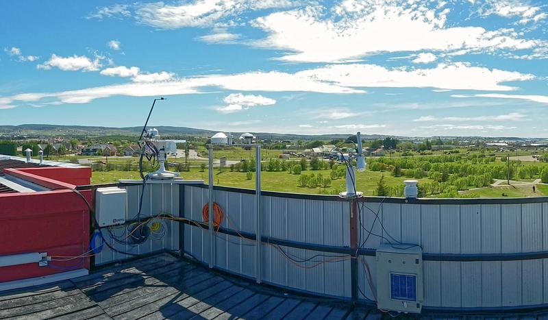 TROPOS and UMAG radiation meters on the roof of the main building of the University in Puenta Arenas.