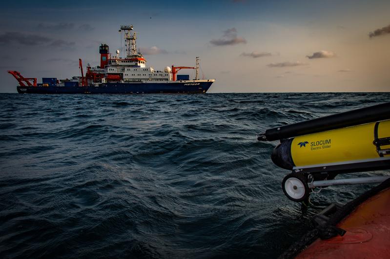 The research vessel METEOR will be deployed in the Benguela upwelling system off Namibia within the scope of the EVAR project.