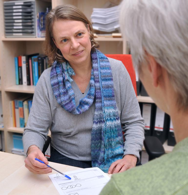 Im Gedächtniszentrum am UKJ erforscht die Psychologin PD Dr. Kathrin Finke, wie sich Wahrnehmung und Aufmerksamkeit im Alter verändern.