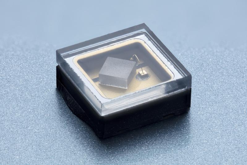 UV-LED im Gehäuse - Hochleistungs-UV-LED bei 310 nm im AlN-Gehäuse
