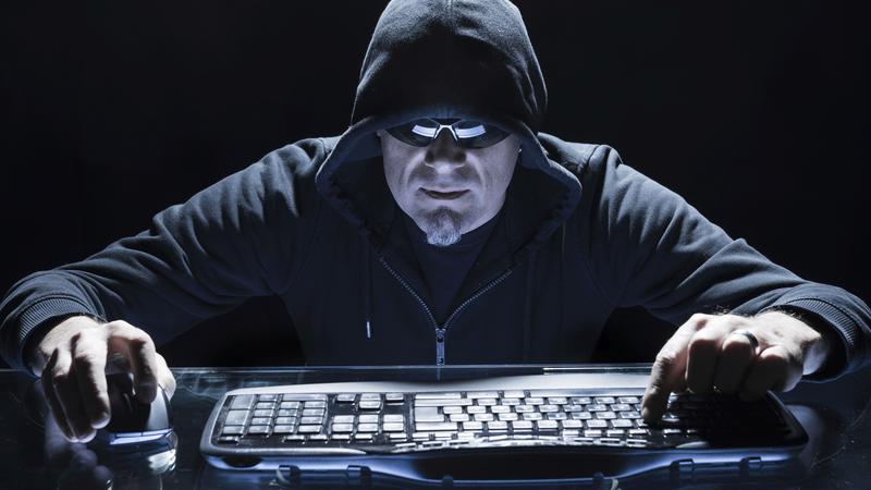 Kriminelle Aktivitäten im Internet zu bekämpfen, ist Ziel eines europaweiten Projektes, an dem Rechtswissenschaftler des KIT mitarbeiten (Foto: Markus Breig, KIT)