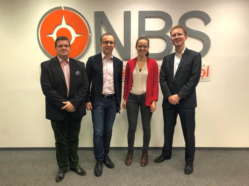 NBS-Kanzler Marc Petersen mit Dr. Adam Polko, Ines Koch und Dr. Rüdiger von Dehn (v.l.n.r.)