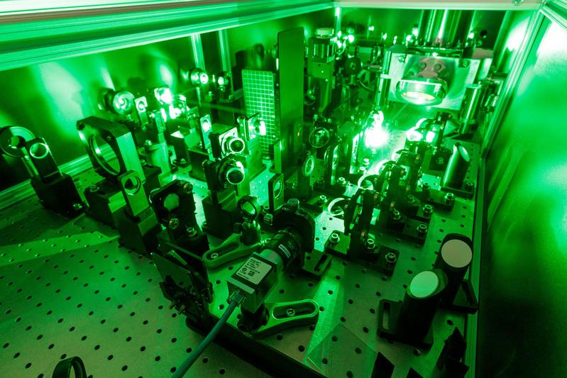 Extrem leistungsstark: Thales-Laser im Laserlabor JuSPARC.