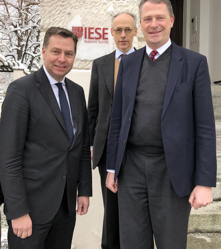(von links) Parlamentarischer Staatssekretär Stephan Mayer, Managing Director Rudolf Repgen und Managing Director Dr. Michael Winkler.