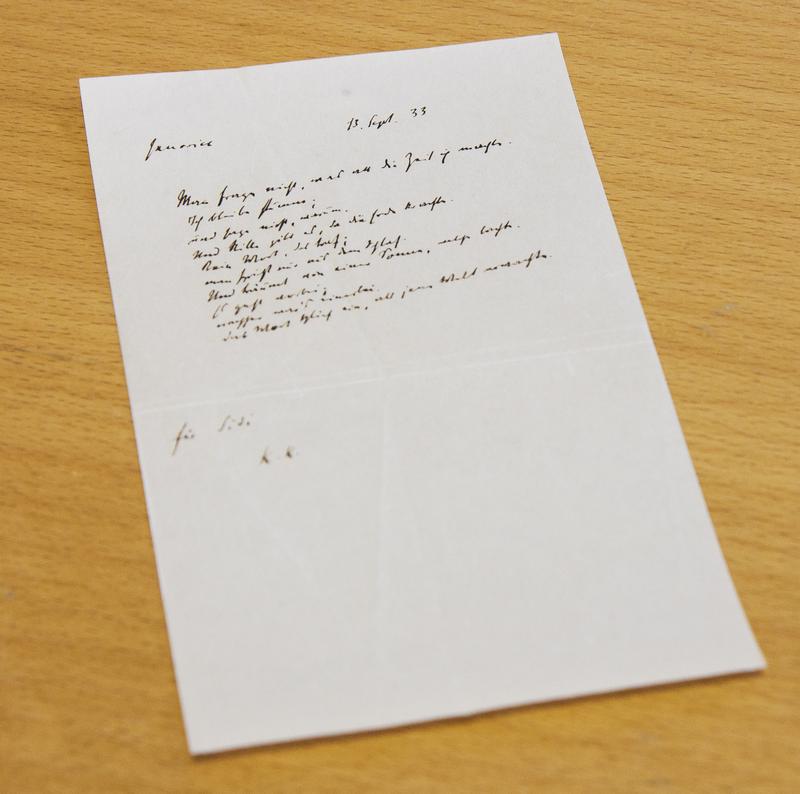 Handschriftlicher Entwurf des Gedichtes „Man frage nicht, was all die Zeit ich machte“ von Karl Kraus.