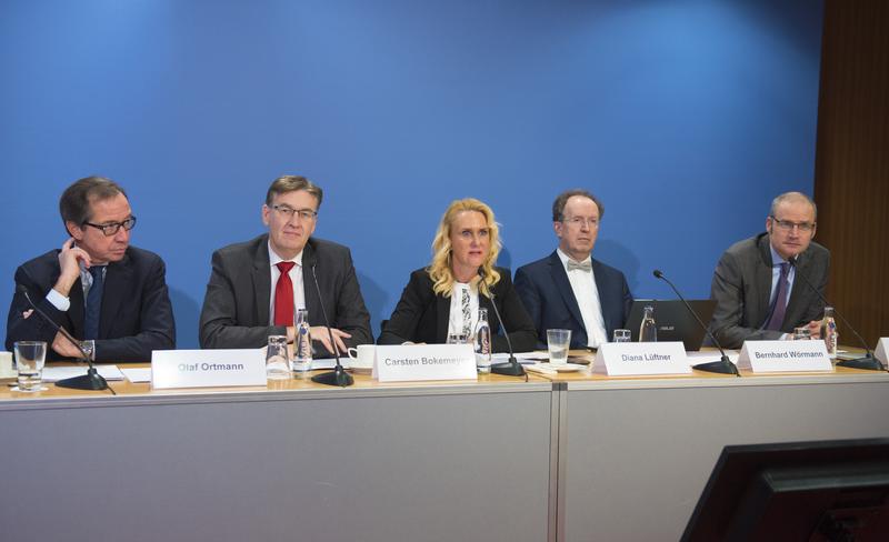DGHO-Pressekonferenz am 15. Januar 2019 im Haus der Bundespressekonferenz in Berlin. V.l.n.r. Ortmann, Bokemeyer, Lüftner, Wörmann und Weichert