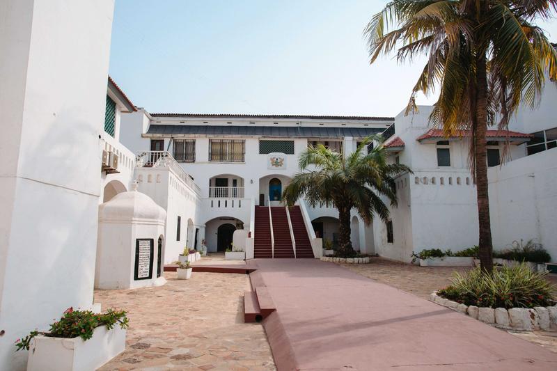 Auch skandinavische Länder unterhielten Besitztümer an der afrikanischen Küste. Zu sehen ist hier der Innenhof von Christiansborg, heute Osu Castle, in Accra/Ghana). 