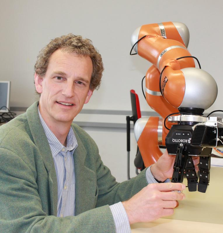 Prof. Dr. Dominik Henrich, Lehrstuhl für Robotik und Eingebettete Systeme, Universität Bayreuth.