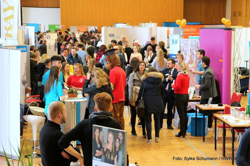 Am 14. März öffnet die HWR Berlin wieder ihre Türen zur größten Campus-Messe rund um das Duale Studium