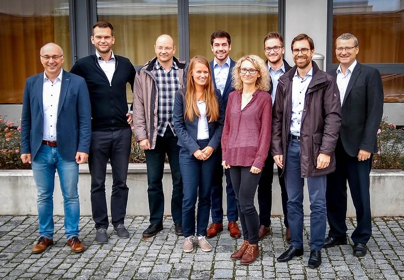 (von links) Hans-Peter Rabl, Frank Grewe, Ernst Murnleitner, Milena Hasenauer, Max Becker, Ulrike Mayer, Johannes Rauch, Raphael Lechner und Prof. Dr. Oliver Brückl.