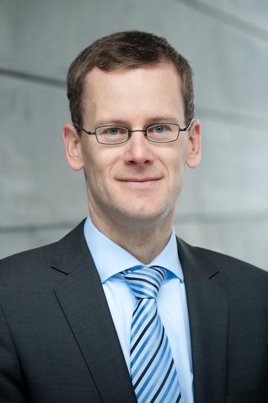 Prof. Christian Waldschmidt, Leiter des Instituts für Mikrowellentechnik 