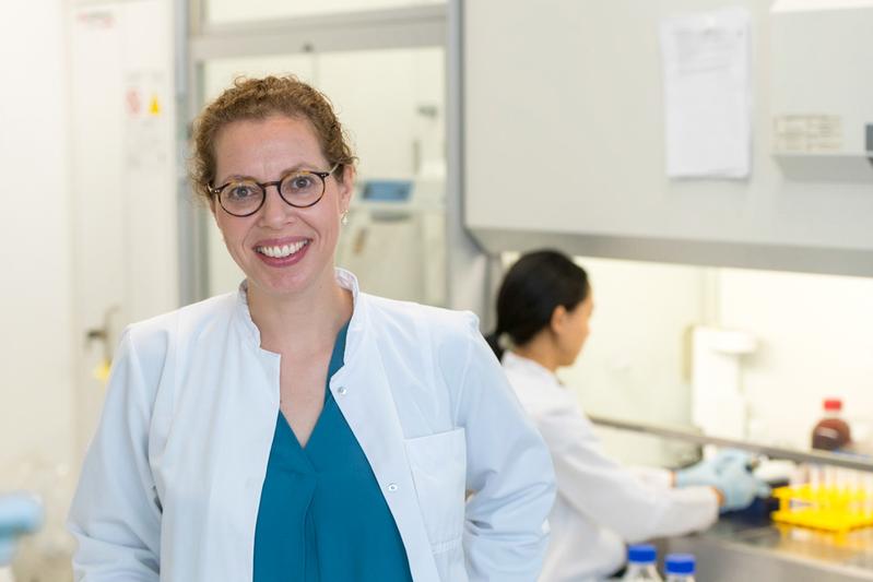 Prof. Christina Zielinski in ihrem Labor.