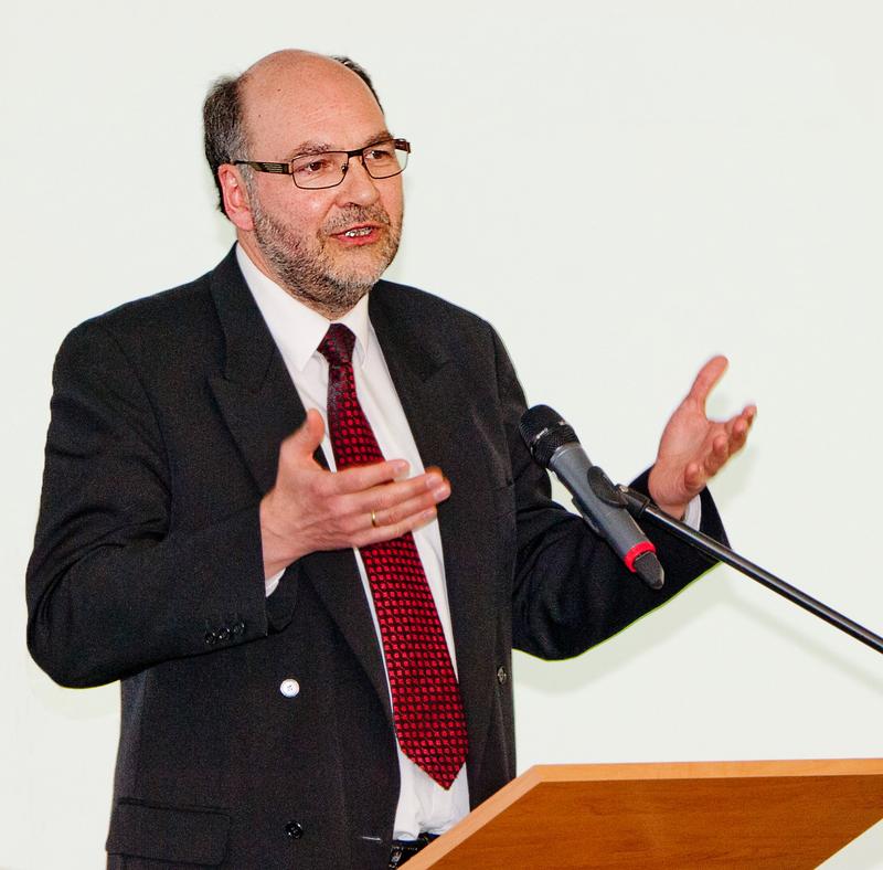 Prof. Dr. Martin Sternberg, Vorsitzender des Graduierteninstitus NRW, nimmt Stellung zum geplanten Promotionskolleg NRW.