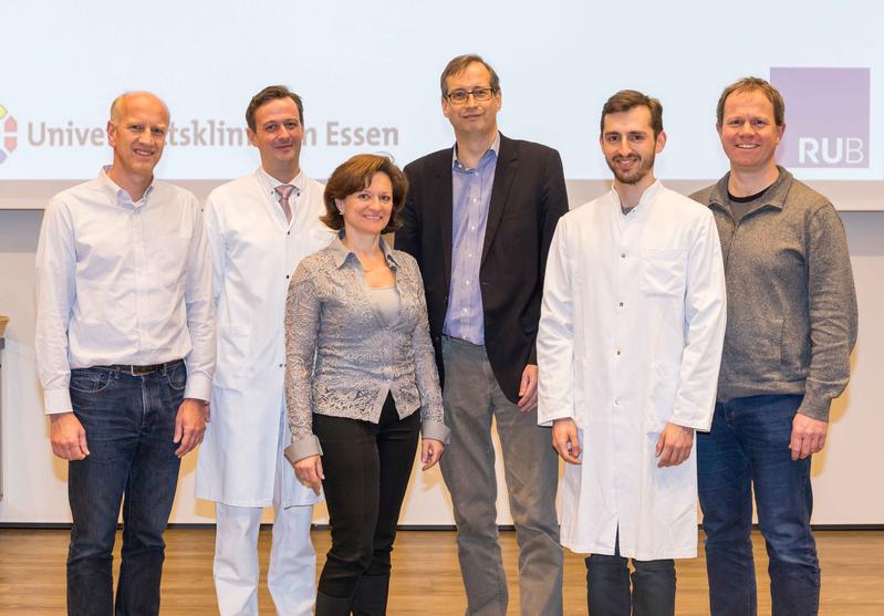 Treffen zum Auftakt (von links): Prof. Ulf Dittmer, Prof. Timm Westhoff, Prof. Nina Babel, Prof. Oliver Witzke, Promovend Adrian Doevelaar, Prof. Carsten Watzl