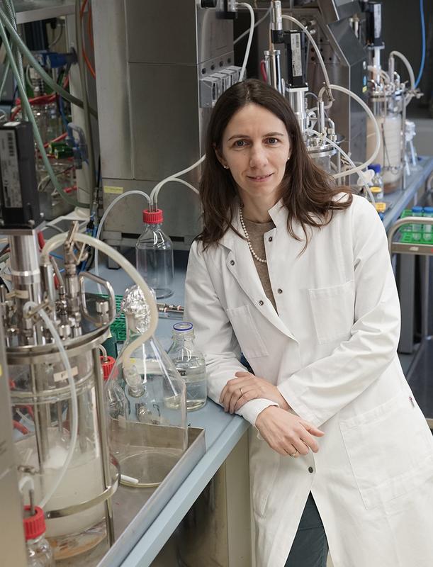 Miriam Agler-Rosenbaum hat den Lehrstuhl Synthetische Biotechnologe an der Universität Jena inne und leitet das Biotechnikum des Leibniz-HKI.