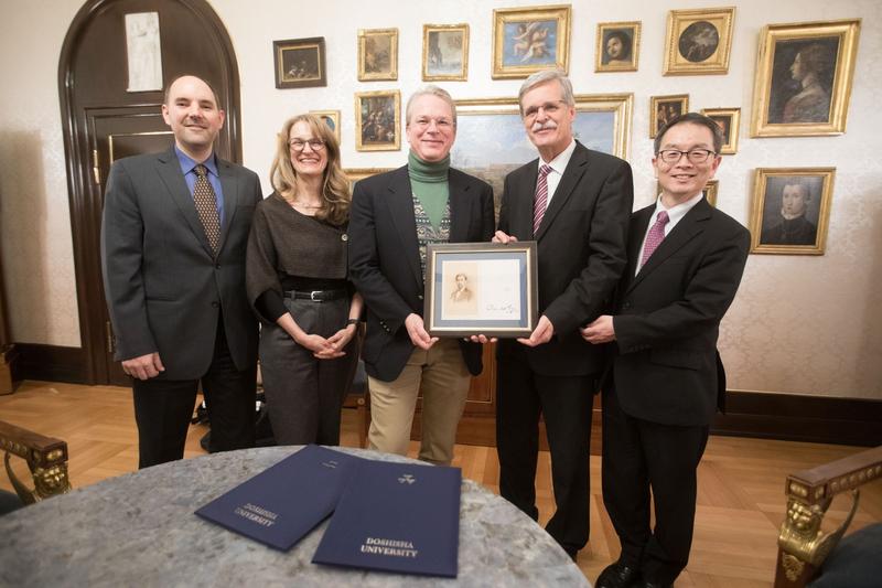 (v. links) Dr. Michael Wachutka, Leiter des Tübingen Center for Japanese Studies an der Dōshisha University, Professorin Monique Scheer, Prorektorin für Internationales der Universität Tübingen und i