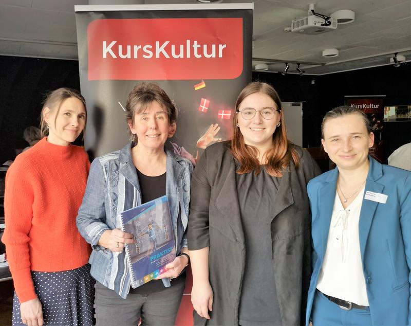 Anne-Mette Olsen, Kulturkoordinatorin Regionskontor, Ivy York Möller-Christensen, Professorin für dänische Literatur, Anna Wehner und Jessica Lang, Lehramtsstudentinnen Dänisch